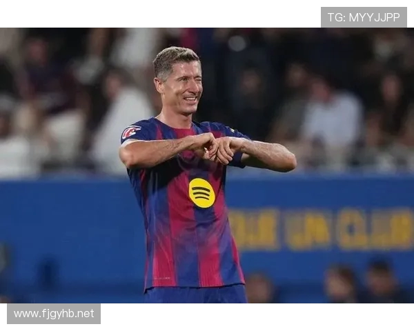 莱万多夫斯基巴萨战术适配性